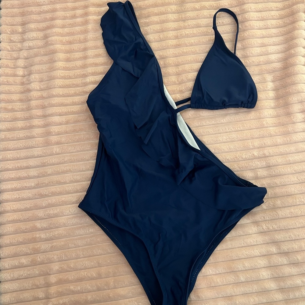 One piece swim suit